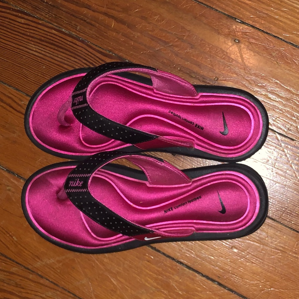 Like New Nike Flip Flops!